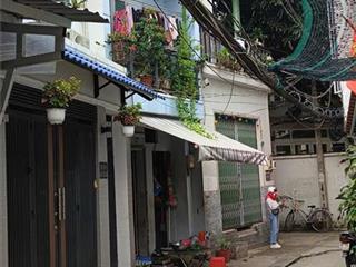 Diện tích: 56m2. 4.3x13, hẻm 4m, Huỳnh Tấn Phát Quận 7
1 trệt 1 lầu gồm 4 phòng ngủ 4WC