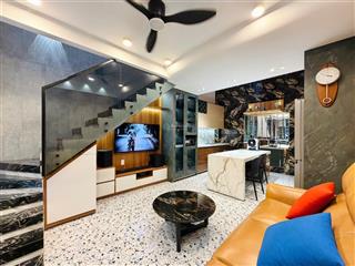 Chủ cần bán nhà để xoay vốn đường huỳnh văn bánh  phú nhuận 60m2 giá chỉ 2ty350, giá cực tốt