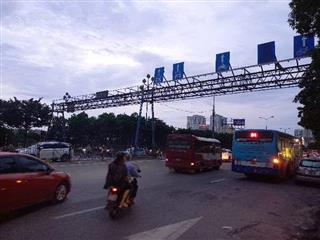 Bán nhà ngã tư giải phóng  pháp vân. kinh doanh sầm uất ngày đêm!