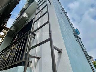 Cầu diễn, 7 tầng, thang máy, 2 thoáng  20 tỷ, 20m ra phố