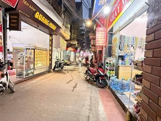 Lê quang đạo nam từ liêm hn.ôtô tránh kinh doanh tấp nập +dt 50 m
+3 tầng
+mt 3.8m
giá 12 tỷ