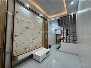 Siêu phẩm cầu giấy, 5 tầng, 32m², ngõ 10m ra ô tô, gần phố, kd tốt, giá 7.5 tỷ, sổ đỏ chính chủ