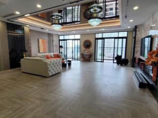Chính chủ cần bán căn hộ 3 ngủ royal city r4 137m2, hướng đông nam.
