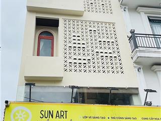 Hơn 8 tỷ sở hũu ngay nhà trung tâm, diện tích lớn(4.8x16). cách chợ đêm, hồ xuân hương 1km.