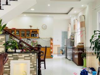 Nhà phố dt 130m2 đường ô tô gần trung tâm, cách hồ xuân hương 700m!