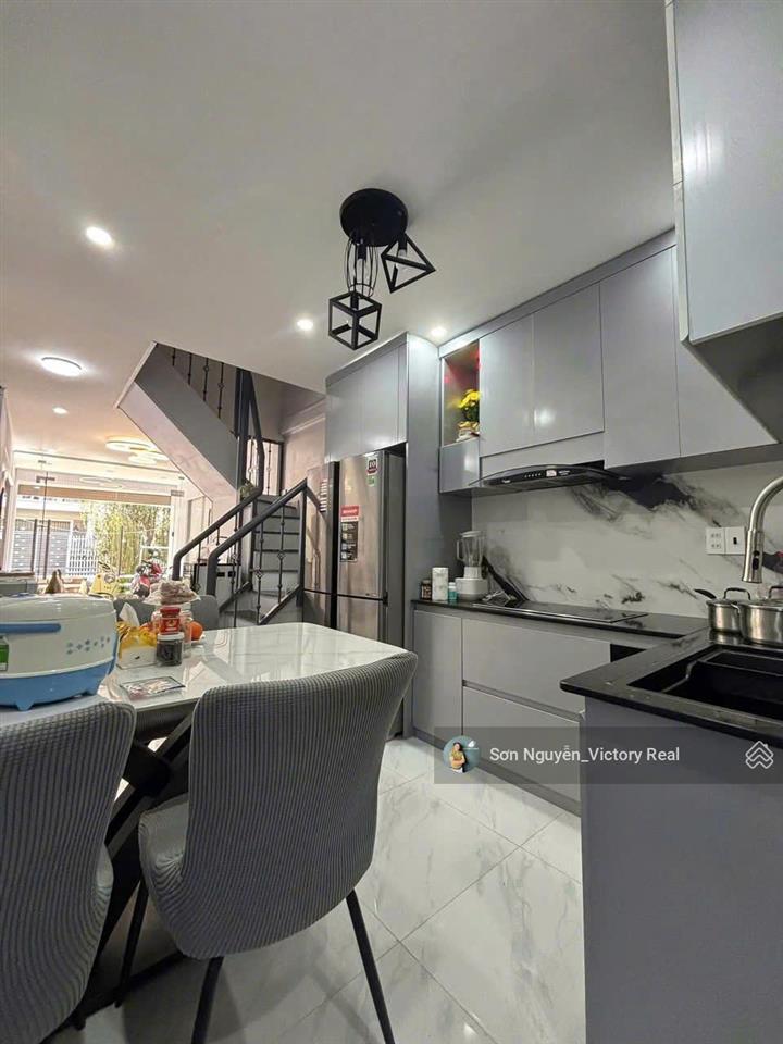 Cần bán khách sạn/chdv hẻm xe hơi đường trần lê, p. 04, đà lạt