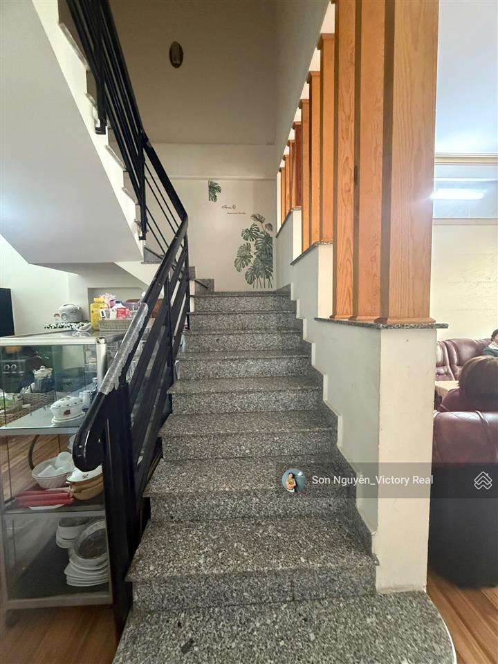 Cần bán gấp nhà đẹp trung tâm đà lạt hẻm xe hơi, khu dân trí cao, chỉ 5.5 tỷ