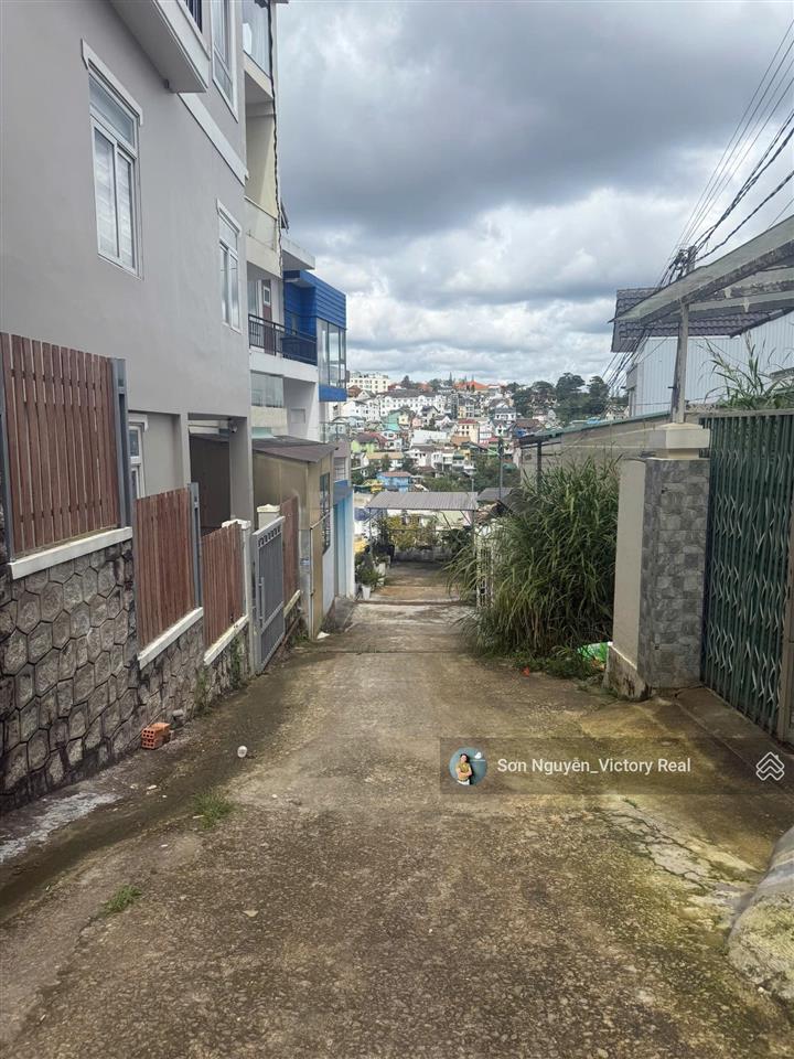 Cần bán gấp nhà đẹp trung tâm đà lạt hẻm xe hơi, khu dân trí cao, chỉ 5.5 tỷ