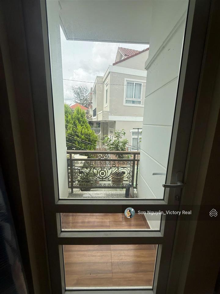 Cần bán gấp nhà đẹp trung tâm đà lạt hẻm xe hơi, khu dân trí cao, chỉ 5.5 tỷ