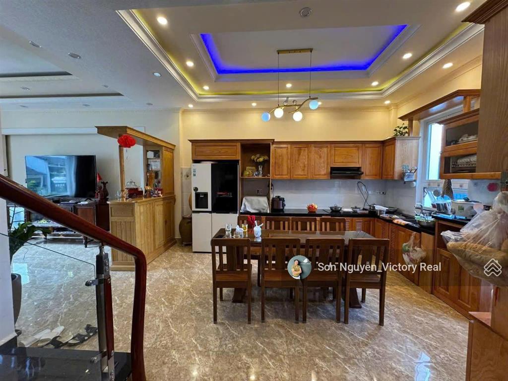Nhà phố hẻm xe hơi, p.6, đà lạt diện tích 97.17m², có hầm ô tô đường rộng giá chỉ 9.9 tỷ