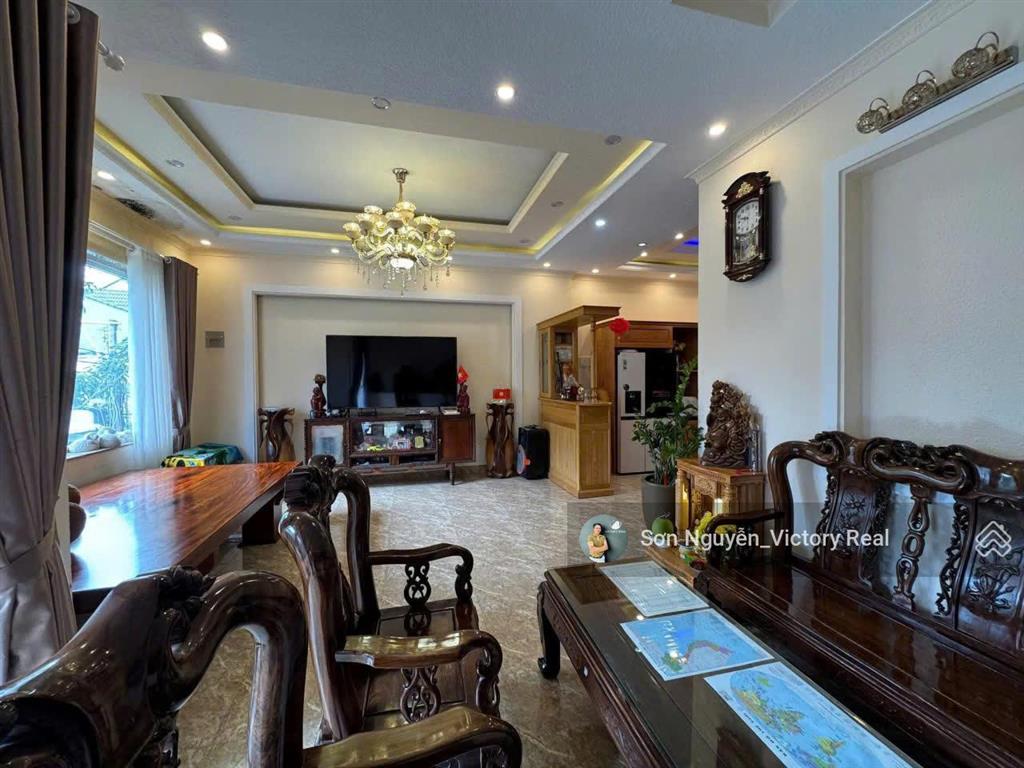 Nhà phố hẻm xe hơi, p.6, đà lạt diện tích 97.17m², có hầm ô tô đường rộng giá chỉ 9.9 tỷ