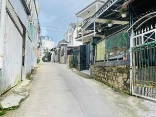5 tỷ  nhà cấp 4 hẻm xe hơi  trung tâm mê linh, p.09 đà lạt