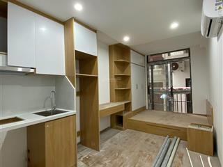 Ccmn ô tô đỗ cửa tại chùa láng đi bộ ra ngoại giao ngoại thương