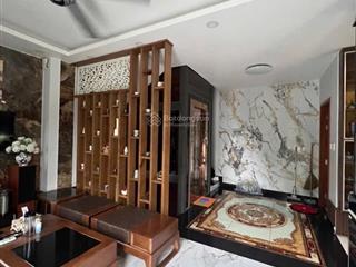 Chỉ một căn duy nhất góc 3 mặt tiền thang máy sổ riêng phù hợp mở spa, văn phòng
