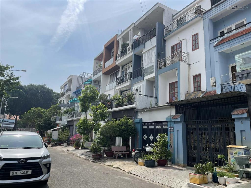 Chủ ngộp bank bán gấp đất mt 447b lê văn việt  72m  hxt vi vu, chỉ với 7 tỷ