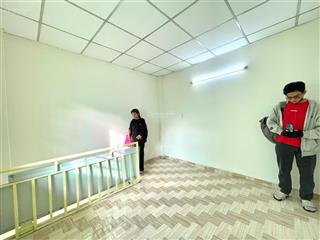 Cho thuê nhà trọ 3 triệu 1 trệt 1 lầu, 35m2 tại thạnh lộc, quận 12, hcm