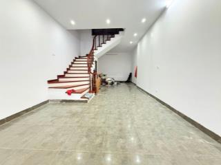 Phạm tuấn tài  50m2  phân lô  ô tô tránh  an ninh tốt  dân trí cao  giá 19 tỷ