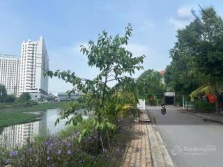 Nền đất 2 mặt tiền, view sông, gần kcn  245m² thổ cư  sổ riêng  giá 3.85 tỷ