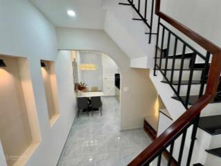 Nhà nguyễn thượng hiền q3 hđ thuê 25tr/tháng ô tô vào nhà thang máy sổ riêng 3.95 tỷ