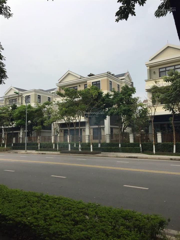 Chính chủ cần tiền bán biệt thự 220m2 starlake tây hồ tây gần hồ điều hòa, mặt tiền 15m
