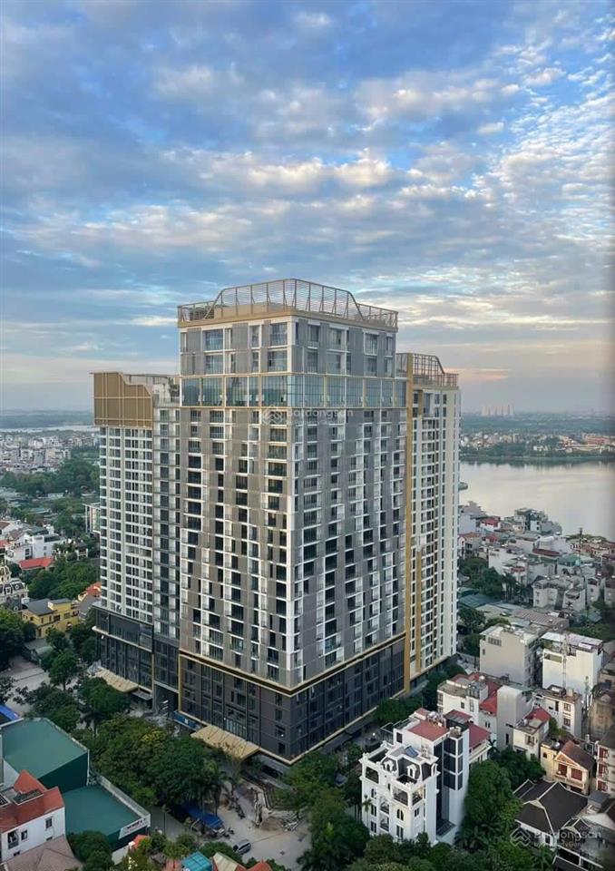 Chính chủ bán căn góc 4pn 180m2 heritage west lake 677 lạc long quân full đồ, thang máy riêng