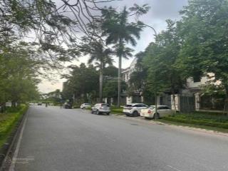 Bán gấp biệt thự ciputra hà nội, 63,5 tỷ, diện tích 230m2, xây 3,5 tầng, chủ đang rất thiện trí bán