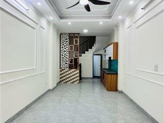Hồ tùng mậu, dt 38m2, 5 tầng, 4pn, chỉ 8.2tỷ. call e thủy 0886 233 *** để đi biết thông tin