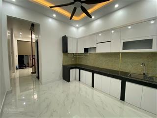 Nhà mới đét  thang máy  2 mặt thoáng  10m ra mặt chợ (ô tô tránh đỗ ngày đêm)