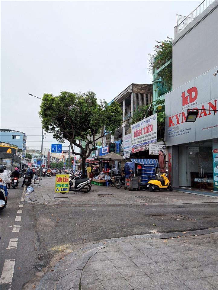 Bán nhà hậu giang trung tâm hành chính q6, 65m2  hẻm xe hơi thông  chỉ 7. x tỷ