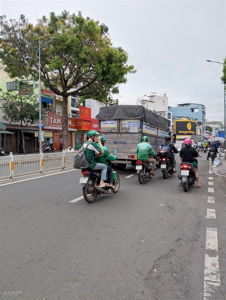 Bán nhà hậu giang trung tâm hành chính q6, 65m2  hẻm xe hơi thông  chỉ 7. x tỷ