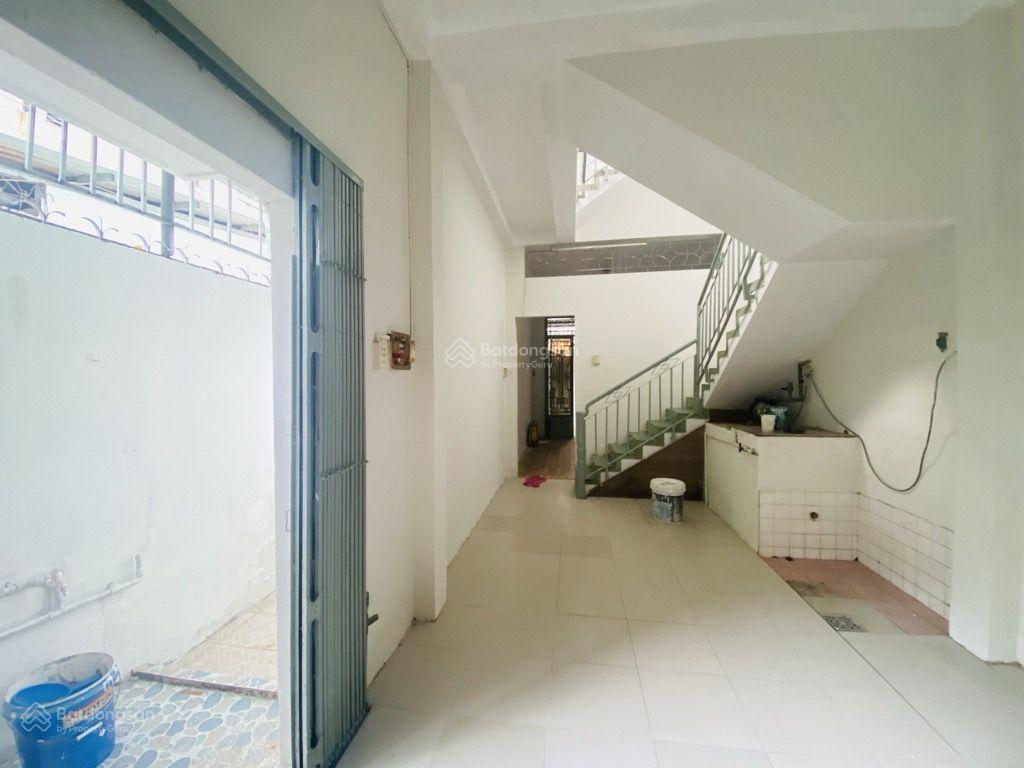 Bán nhà hậu giang trung tâm hành chính q6, 65m2  hẻm xe hơi thông  chỉ 7. x tỷ