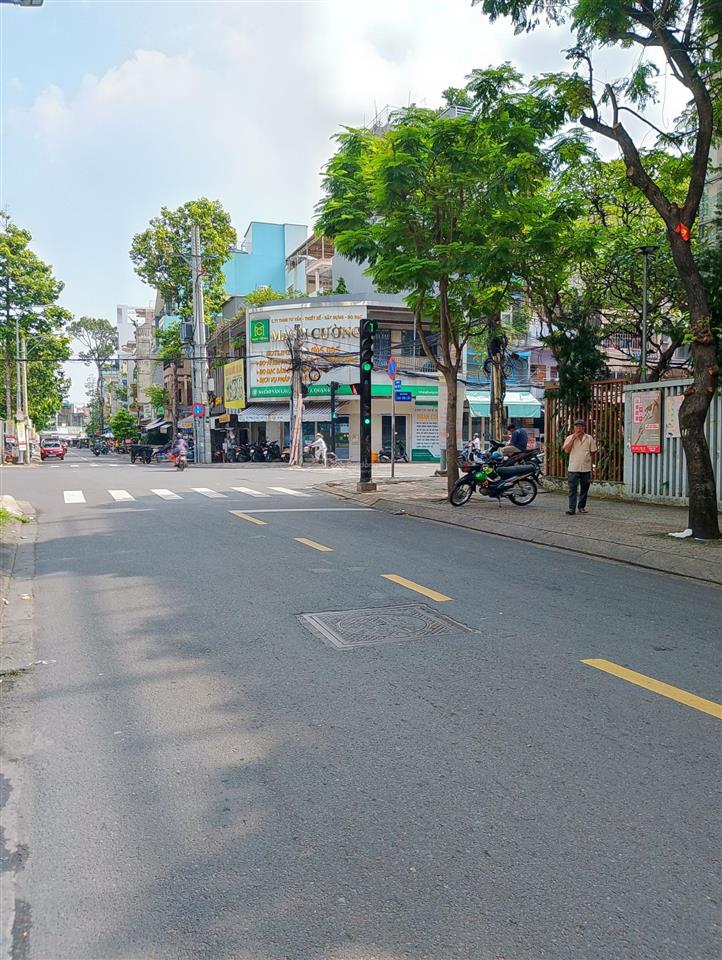 Nhà phạm văn chí  quận 6  73m2  5pn  5wc  hẻm thông  chỉ 6. x tỷ