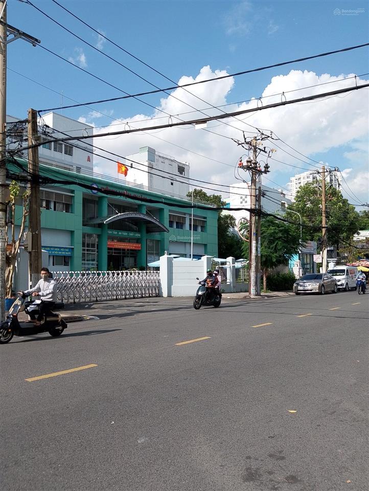 Bán nhà đường hậu giang trung tâm hành chính q. 6  ngang 7.7m khủng  dt 96m2  chỉ 8.x tỷ