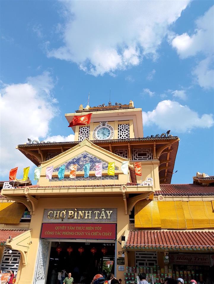 Bán nhà đường hậu giang trung tâm hành chính q. 6  ngang 7.7m khủng  dt 96m2  chỉ 8.x tỷ