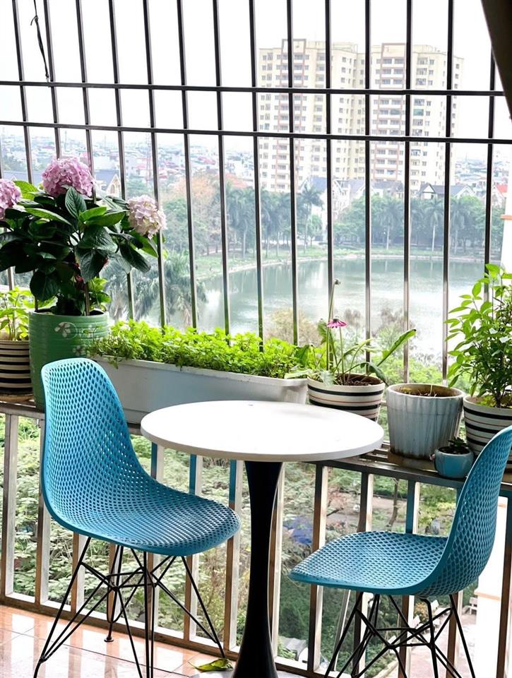 Chính chủ gửi bán chung cư hồ vĩnh hoàng view hồ 2pn
