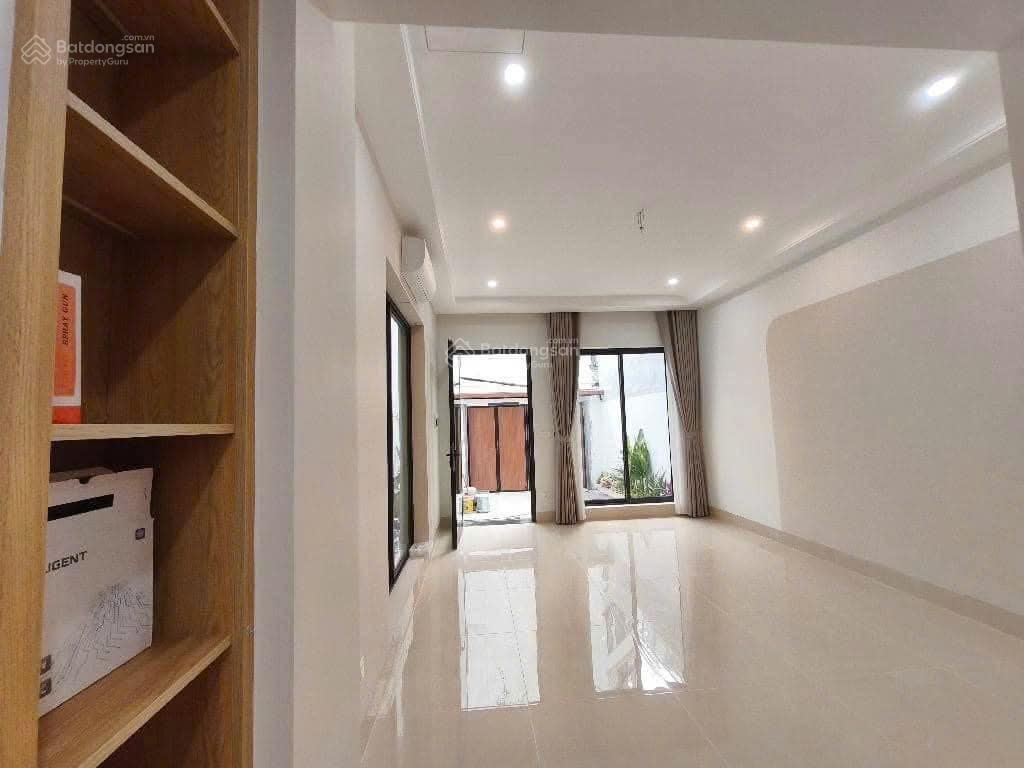 Bán nhà 4 tầng phân lô tại phố chu huy mân, phường phúc đồng  long biên, dt 100m2. mt6m
