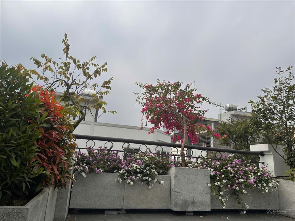 Bán nhà 4 tầng phân lô tại phố chu huy mân, phường phúc đồng  long biên, dt 100m2. mt6m