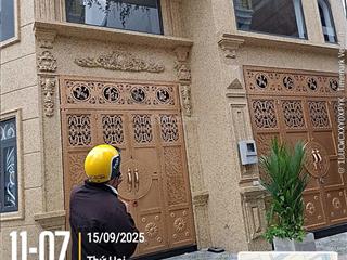 Gấp bán siêu phẩm 5tầng sang trọng hiện đại cao cấp thang máy nhỉnh 9 tỷ ngay chợ ở & kd