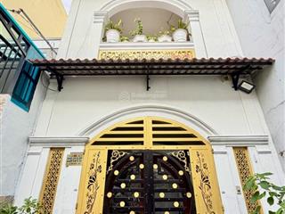 Gấp giảm ngay 400tr nhà đẹp 3tầng dt 67m²(4.2x16) hoàn công đủ chỉ 5,678 tỷ hẻm xe hơi lê văn quới