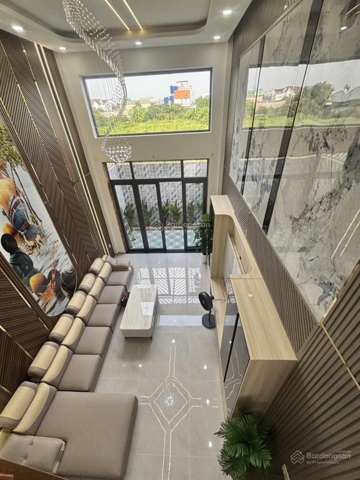 Siêu phẩm nhà 5 tầng thang máy vị trí đắc địa đối diện trường học giá tốt bán gấp