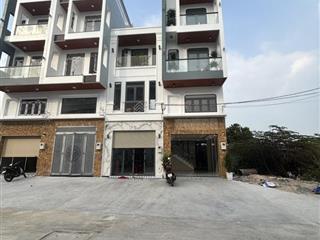 Siêu phẩm nhà 5 tầng thang máy vị trí đắc địa đối diện trường học giá tốt bán gấp