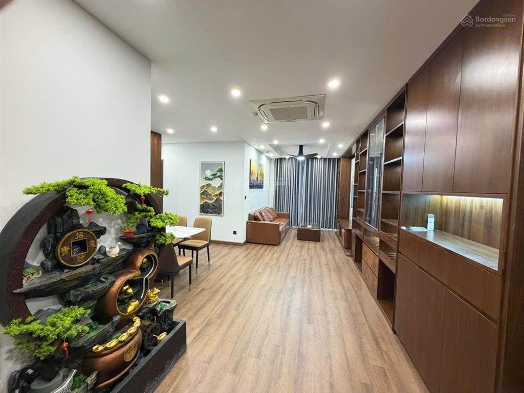 (giá thật) chính chủ cần bán cc roman giá 7.3 tỷ,2n2vs, 78m sẵn sổ, full nội thất, có slot xe
