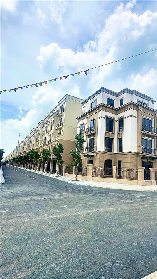 Bán liền kề 3 căn gần hồ, khu tinh hoa, giá từ 19.8 tỷ,  0966 758 ***