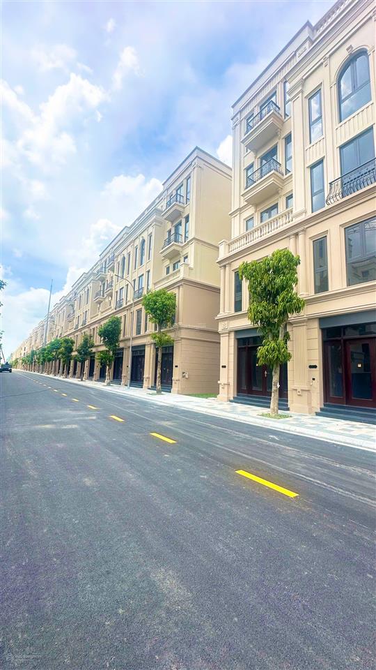 Bán liền kề 3 căn gần hồ, khu tinh hoa, giá từ 19.8 tỷ,  0966 758 ***