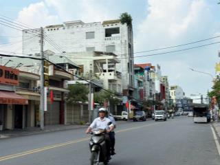 Nơi kinh doanh sầm uất, thuận lợi trong việc mở văn phòng, trụ sở ngân hàng, đường trung tâm