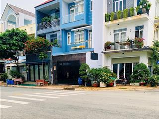 Nhà 3tầng 147,6m2 xe hơi đậu cửa  dòng tiền ổn định, ngay lê văn việt q9, tăng nhơn phú a