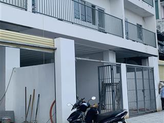 Bán nhà và phòng trọ 205m2 nguyễn văn tăng q9 dòng tiền ổn định