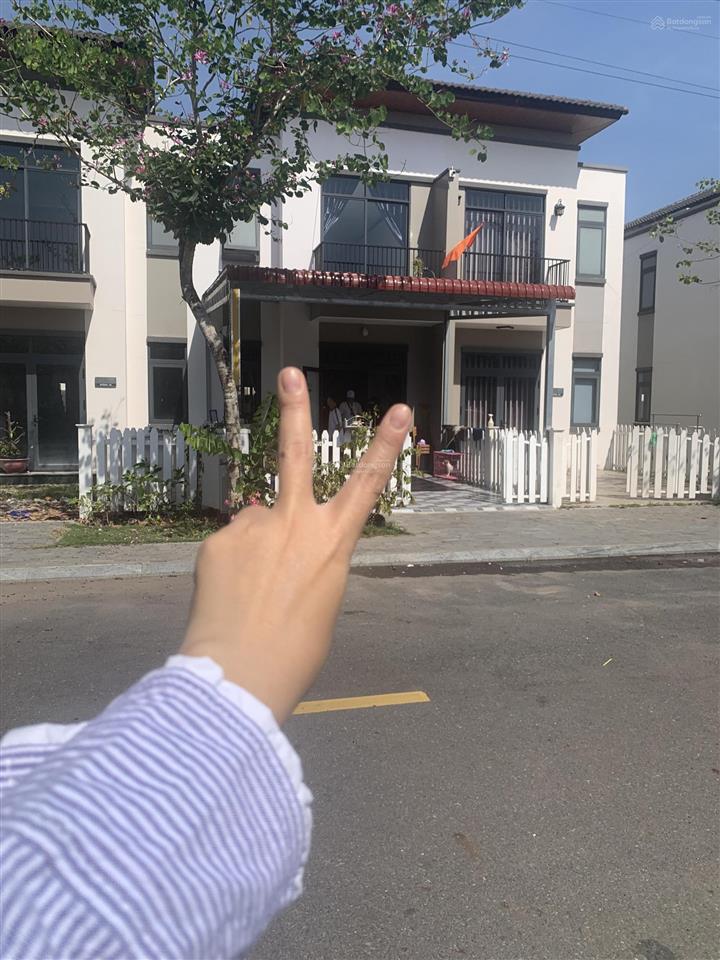 Nhà thô 1 trệt 1 lầu đẹp view công viên