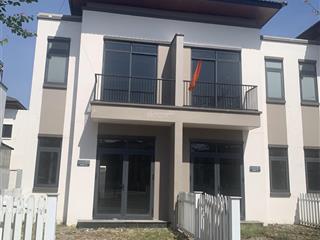 Nhà thô 1 trệt 1 lầu đẹp view công viên