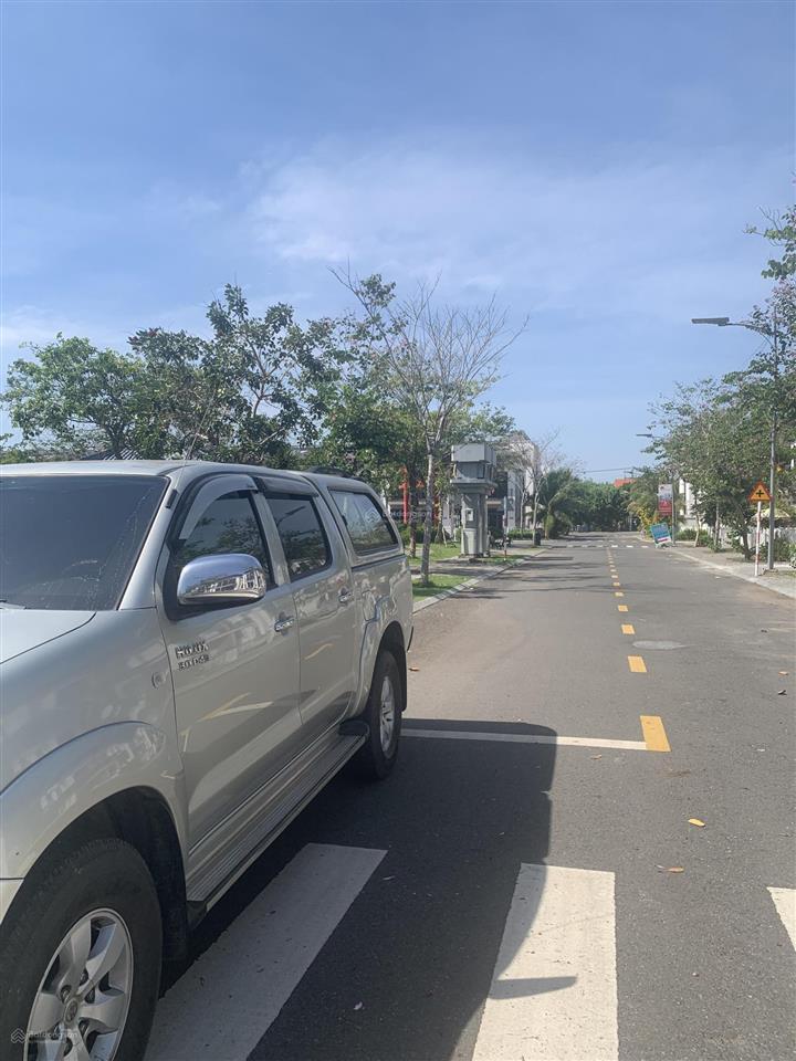 Nhà thô 1 trệt 1 lầu đẹp view công viên